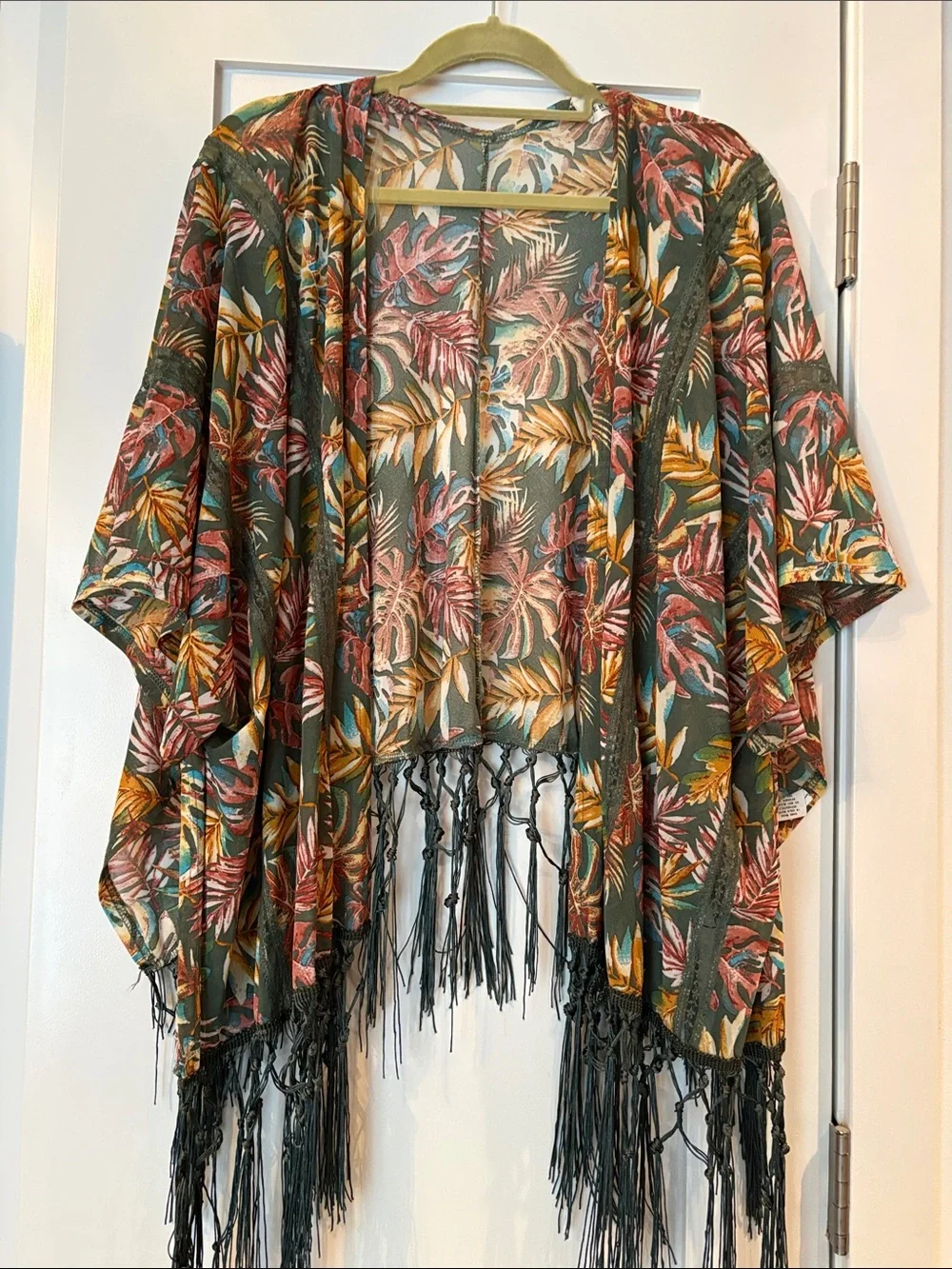 Kimono small will fit up to large